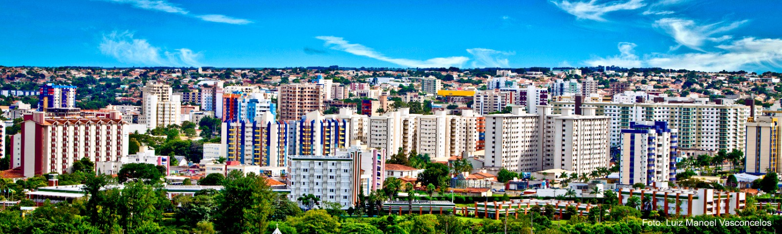 Skyline de Caldas Novas ao entardecer
